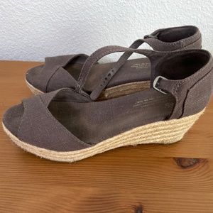 Tom’s 6.5 Women’s Brown Platform Shoes